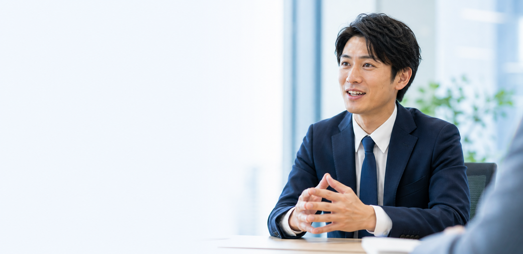 インタビューを受ける社員